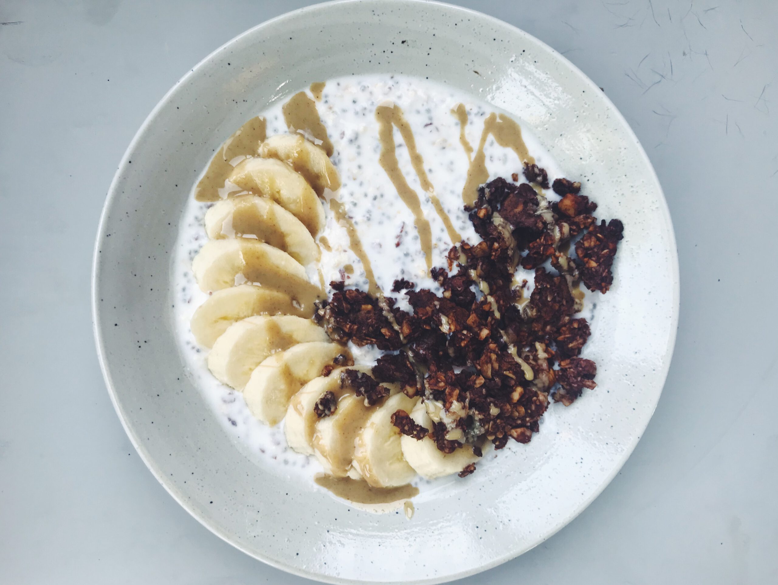 Ontbijt - Banaan havermout chocolade granola