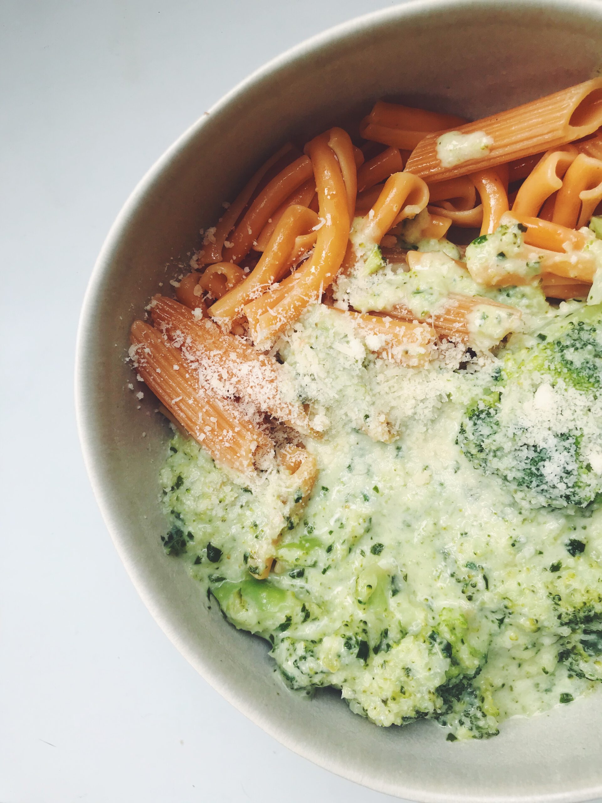 Linzenpasta met broccolisaus