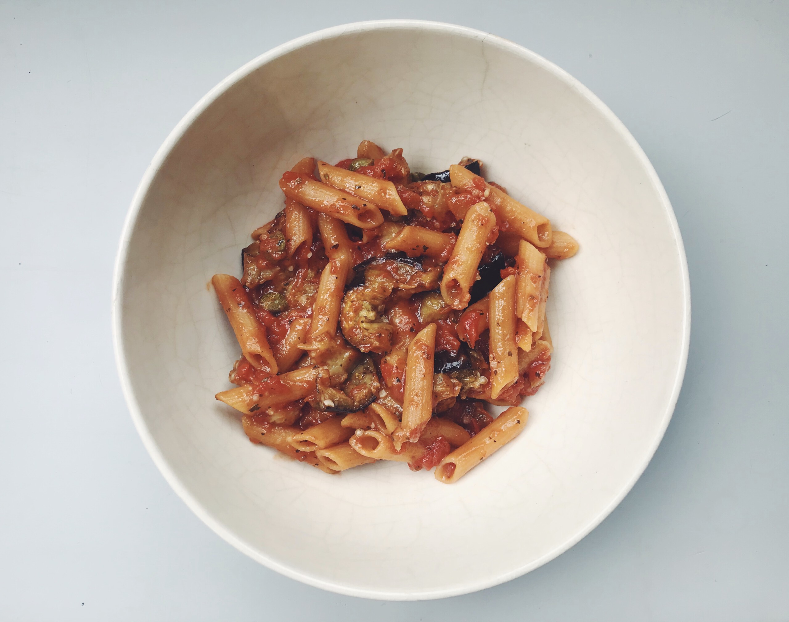 Linzenpasta met aubergine