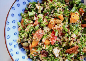 Boerenkoolsalade met pompoen, feta en pecannoten